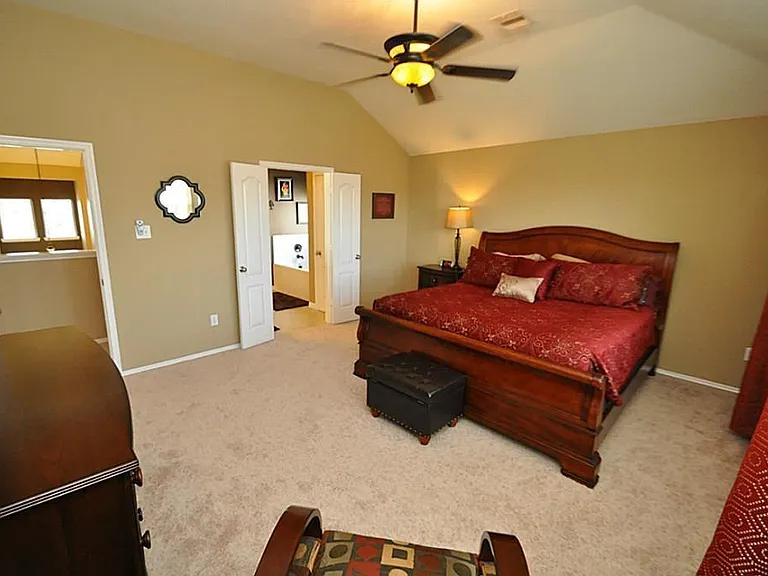 2931 Silver Landing Ln — Photo 23