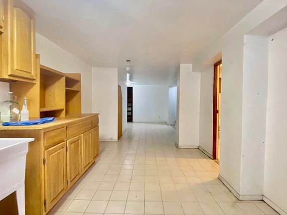 4th image of 2219 27th St