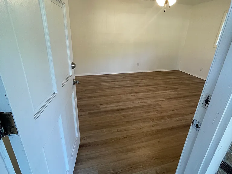 123 Shady Grove Ave — Photo 5
