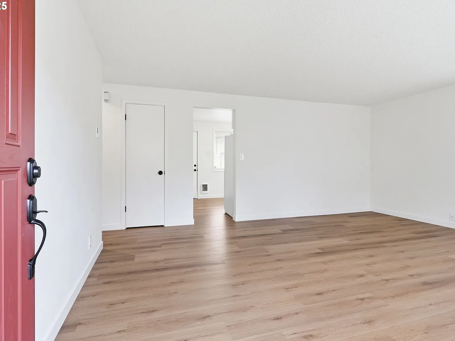 2 bed, 720 sqft, $2,265 — Photo 4