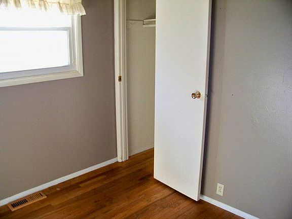 5th image of 995 Bellefontaine Ave