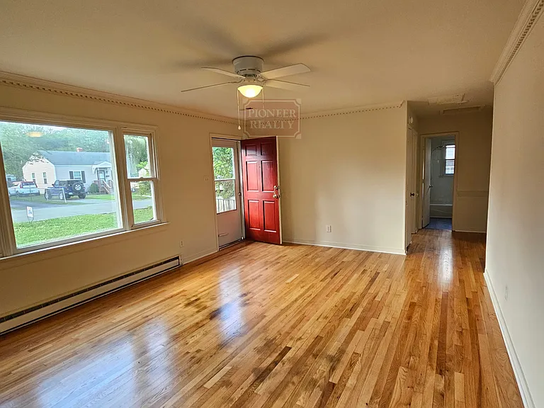 129 N Fern Ave — Photo 6