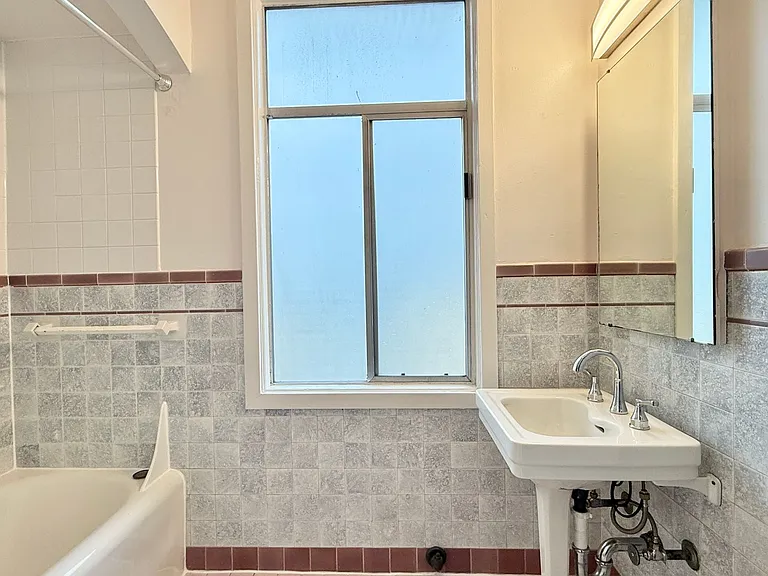Ivy Dr. 2551 — Photo 14