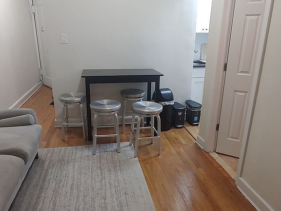 3rd image of 425 Broadway APT 3