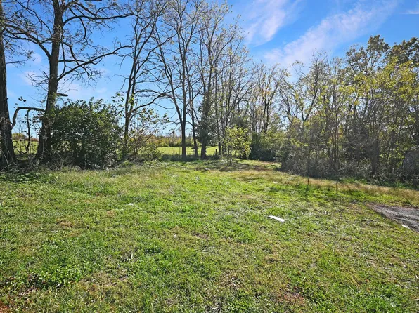 541 Poteet St, Harrodsburg, KY 40330