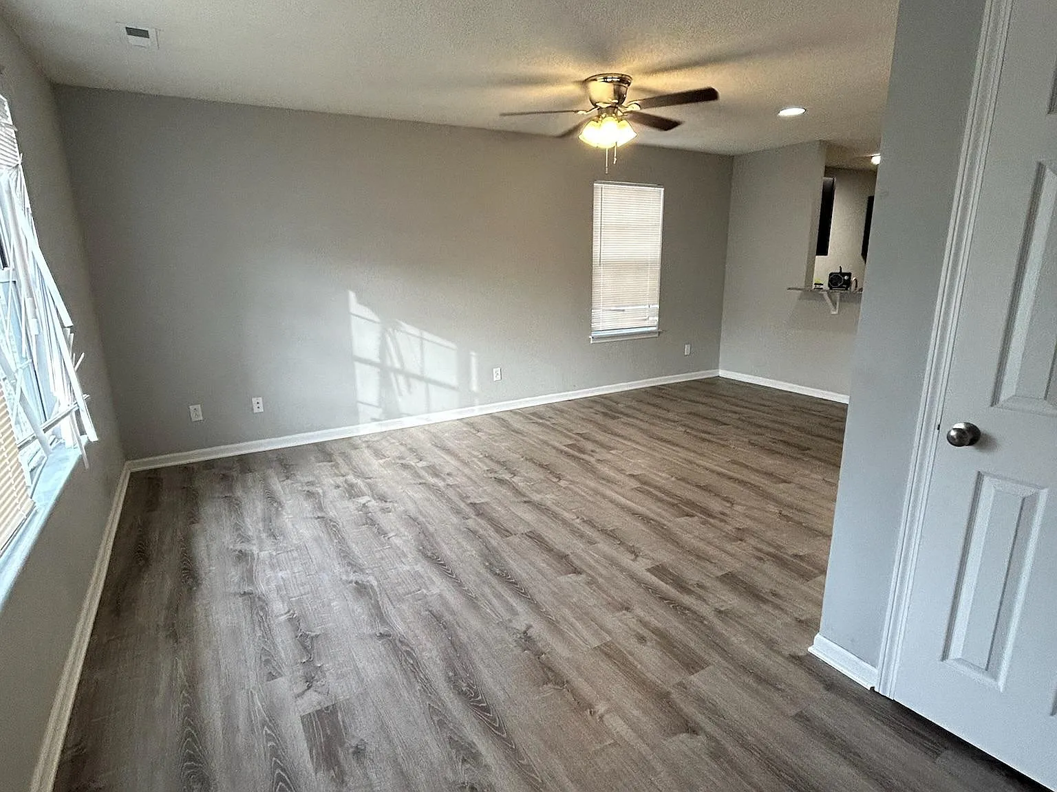 3 bed, 1266 sqft, $1,400 — Photo 2