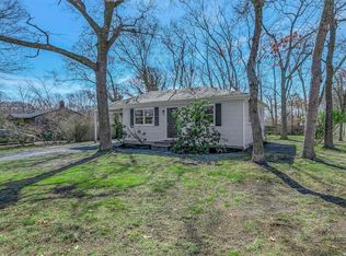 28 Kyle Rd #A, Hampton Bays, NY 11946