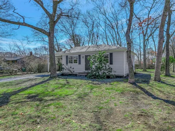 28 Kyle Road #A, Hampton Bays, NY 11946