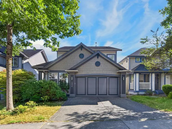 19846 69a Ave, Langley, BC V2Y 3A9