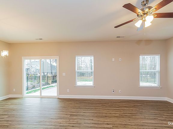3rd image of 3513 Crimson Wood Dr