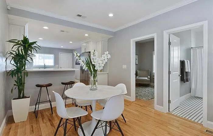 3 bed, 1200 sqft, $3,495 — Photo 4
