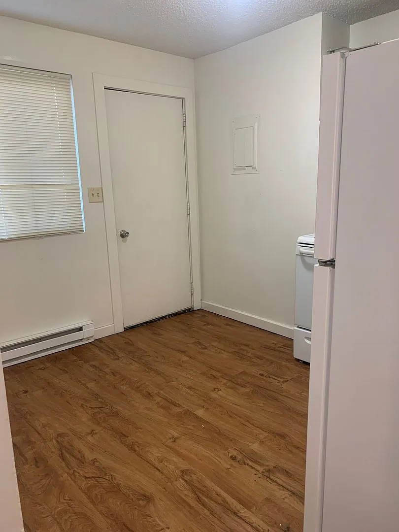 2 Bedroom Apartment — Photo 2