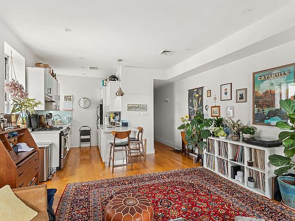 3rd image of 66 Lexington Ave APT 2