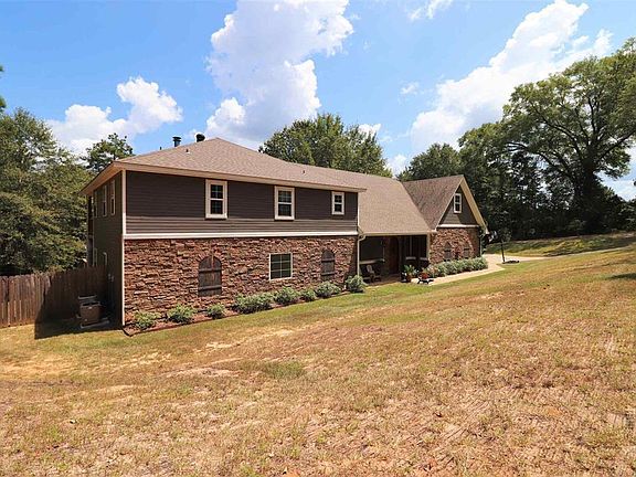 2nd image of 1654 Luebenia Rd