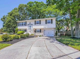 1017 W Groveland Ave, Somers Point, NJ 08244