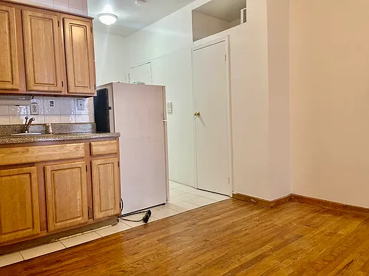 Rented by J Misrahi Realty Corp | media 7