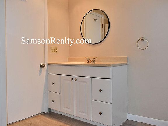 4th image of 256 Warren Ave #3
