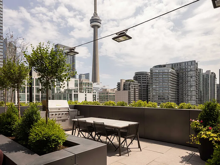 57 Spadina Ave — Photo 40
