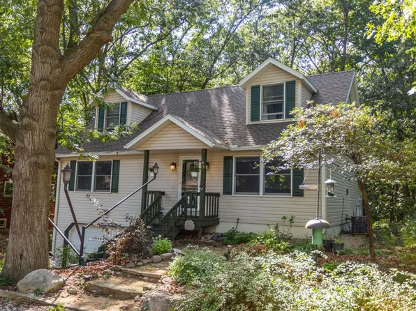 106 Elmwood Dr, Michigan City, IN 46360