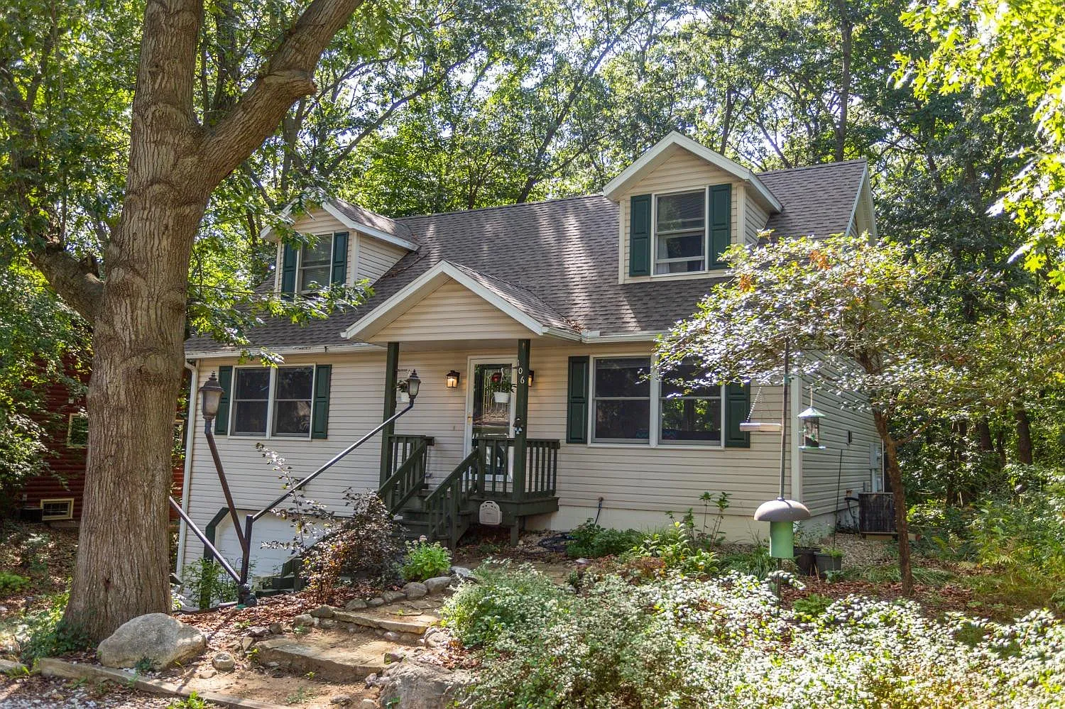 106 Elmwood Dr photo 1