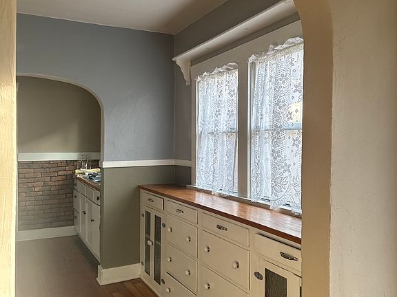 3rd image of 2315 Orchard Ave
