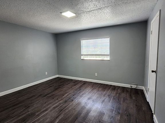 3rd image of 1718 E Mulberry Dr APT B