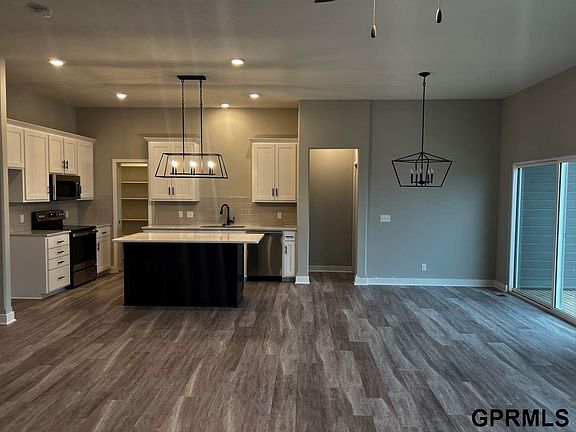 2nd image of 12102 Quail Dr