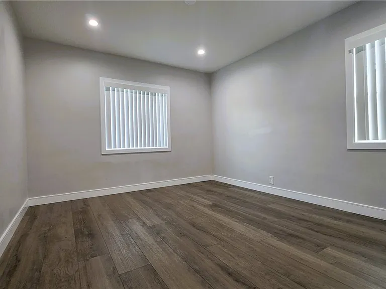 2431 N Lamer St — Photo 15