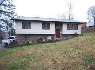 803 Seven Oaks Dr, Mount Carmel, TN 37645