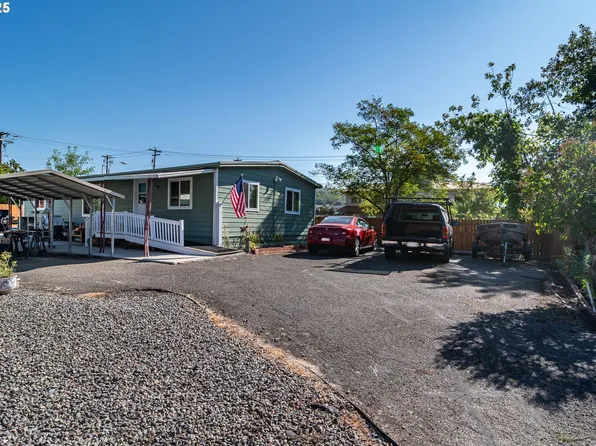 515 NW Plateau Dr, Roseburg, OR 97471