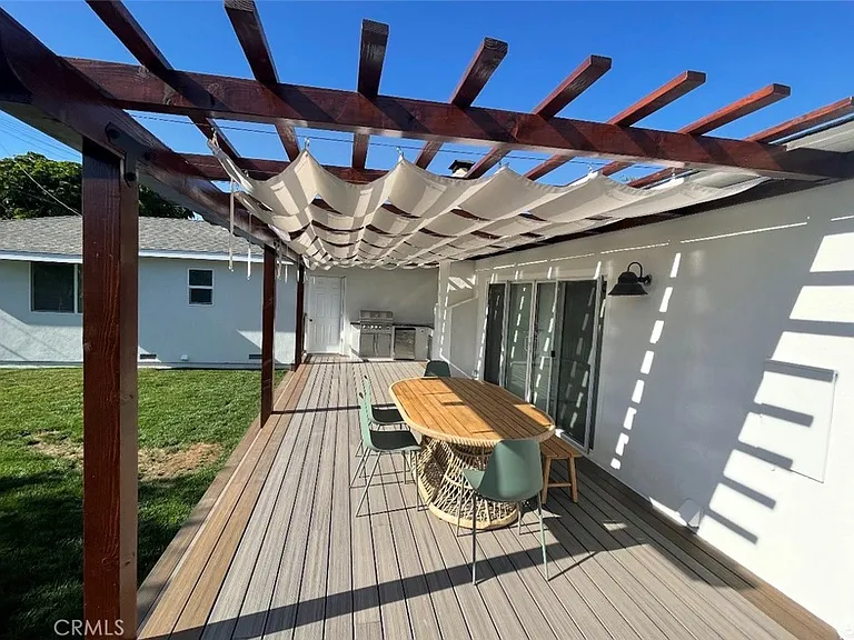1113 Riedel Ave — Photo 6