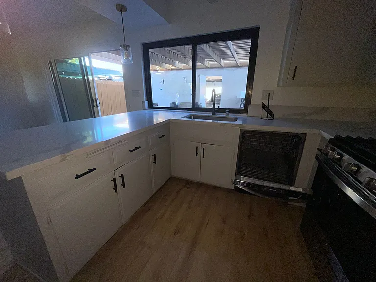 795 Archwood Ave #795 — Photo 4