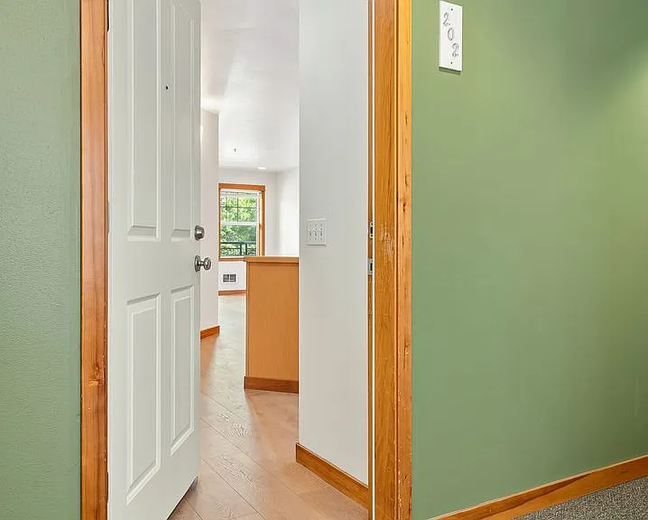2-Bedroom Apartment for Rent at North Admiral Court - West Seattle — Photo 3