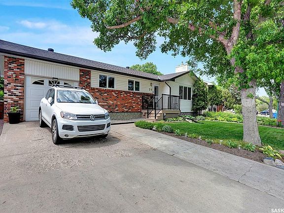 2nd image of 39 Nollet Ave