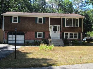 25 Daniel Dr, Coventry, RI 02816