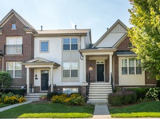 2469 Waterbury Ln, Buffalo Grove, IL 60089