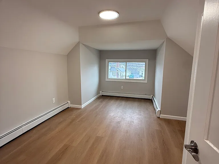 814 Hessian Ave — Photo 15