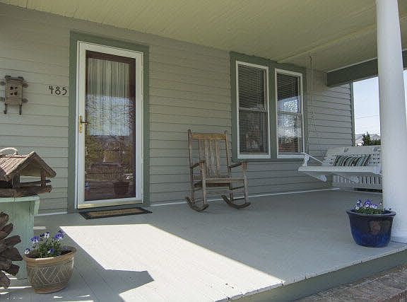 2nd image of 485 W Bruce St