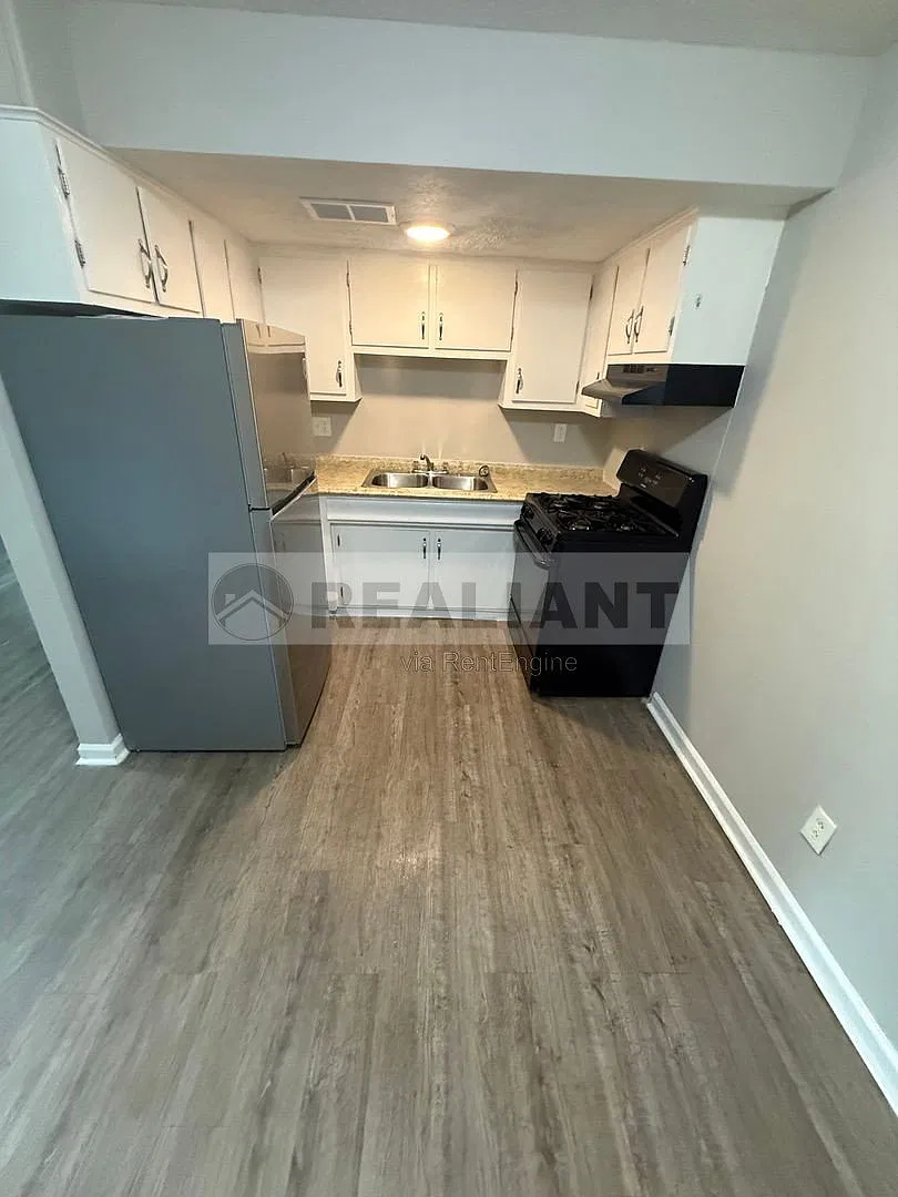 2 bed, 1.0 bath, 800 sqft, $925 — Photo 1