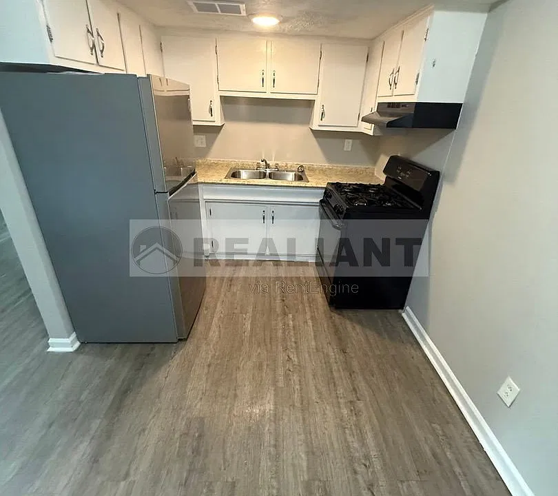 2066 Fairmont Ct #4