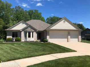 47972 Remington Ct, Chesterfield, MI 48047