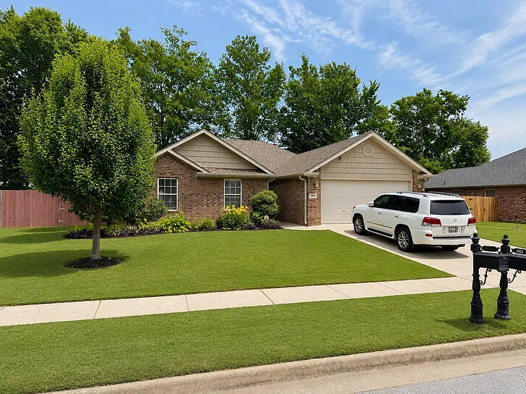 3922 W Tanyard Dr — Photo 1