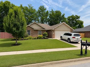 3922 W Tanyard Dr, Fayetteville, AR 72704