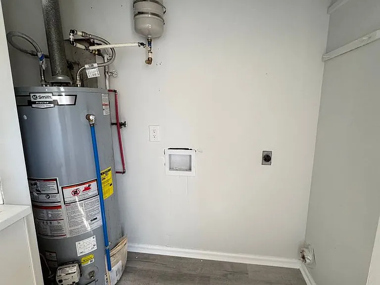 536 Stockton St — Photo 12