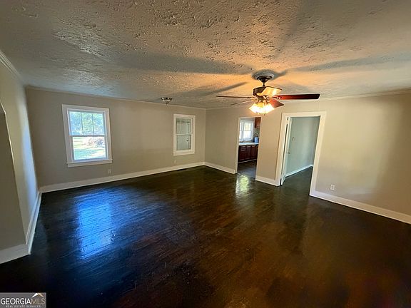 2nd image of 419 Barlow St