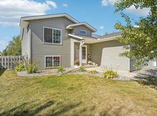 615 Texas Ave NW, Hutchinson, MN 55350