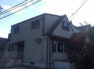 890 Marion Pl, Ridgefield, NJ 07657