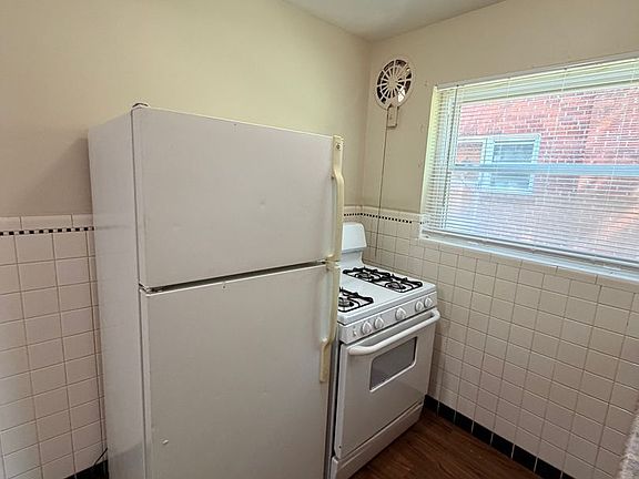 4th image of 5016 Newfield Ave APT 2
