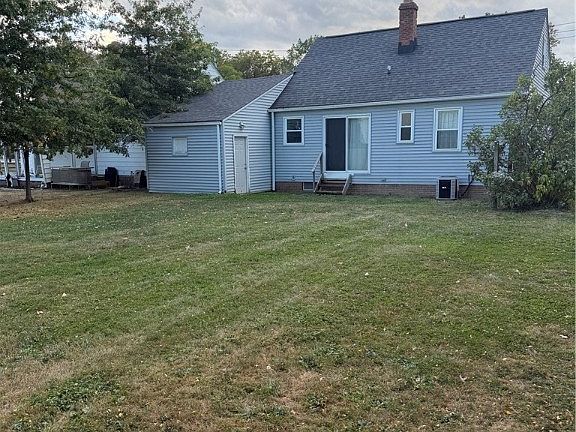 3rd image of 1719 E 300th St