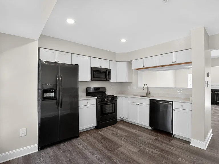 2736 Albermarle Pl — Photo 3
